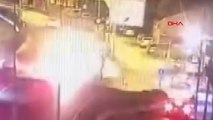 İzmir'de otomobil sürücüsünün öldüğü kaza anı kamerada