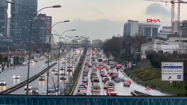 İstanbul’da trafik yoğunluğu sabah saatlerinde yüzde 80’e ulaştı