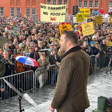 Welsh farmers drive a convoy of tractors to the Senedd to protest