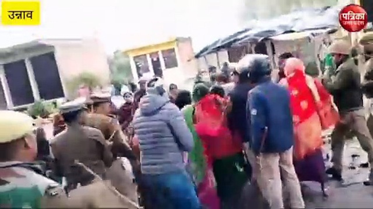 वीडियो: पुतला फूंके को सांसद साक्षी महाराज ने राजनीतिक षड्यंत्र बताया