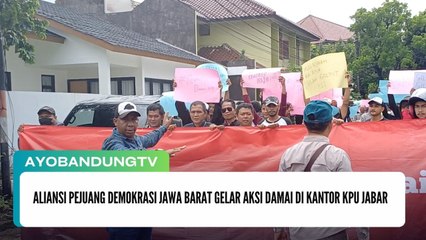 Aliansi Pejuang Demokrasi Jawa Barat Gelar Aksi Damai Di Kantor KPU Jabar