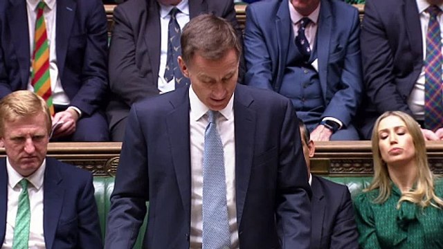 Hunt extends alcohol duty freeze until 2025