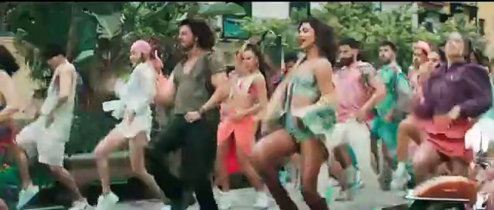 Jhoome_Jo_Pathaan_Song___Shah_Rukh_Khan,_Deepika___Vishal___Sheykhar,_Arijit_Singh,_Sukriti,_Kumaar(360p)