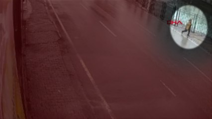 Feci kazadan saniyelerle kurtuldu! Korku dolu anlar kamerada