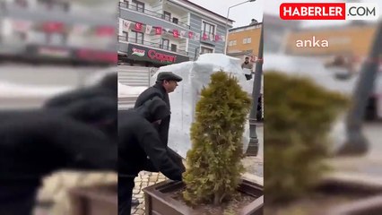 CHP'li Milletvekili Kars Belediyesi'nin Yardım Kolilerine Tepki Gösterdi