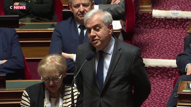 Roger Karoutchi : «Vous pouvez peindre la tour Eiffel dans la couleur que vous souhaitez mais vous ne pouvez pas enlever la croix du dôme des Invalides [...] Vous ne pouvez pas changer l'histoire de France»