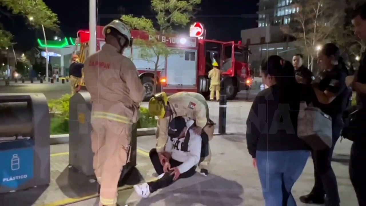 Así rescataron Bomberos de Zapopan a un hombre de un Punto Limpio