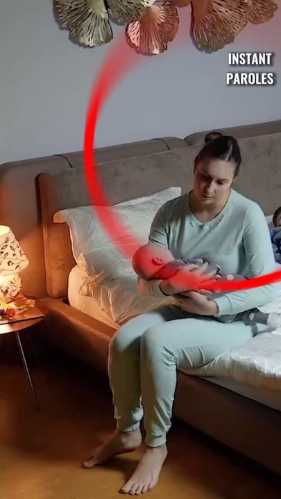 Une mère est contrainte de se réveiller en pleine nuit et reçoit un soutien inattendu