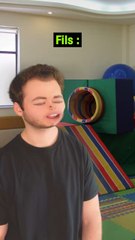 Le père et le fils vont au centre d’adoption 