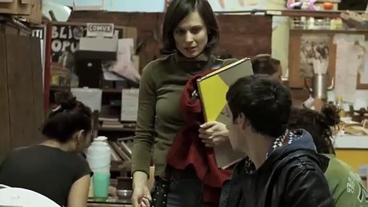 El Estudiante ou Récit d'une jeunesse révoltée Bande-annonce (EN)