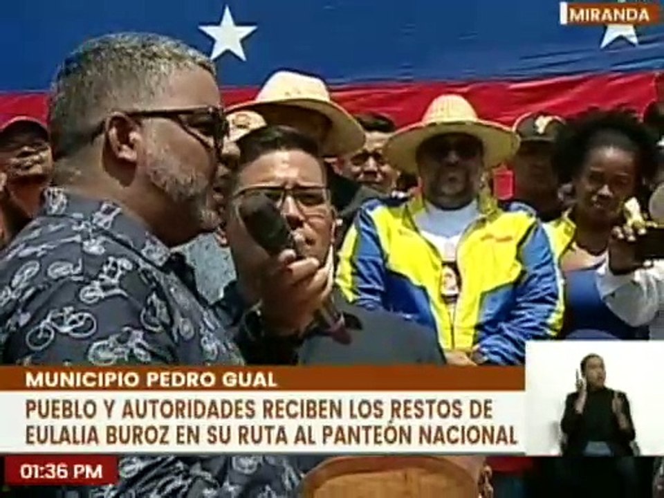 Alcalde Johan Castro recibe restos de Eulalia Buroz en su Ruta al Panteón Nacional