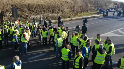 Concentración de agricultores en el enlace de la AP-1 en Briviesca