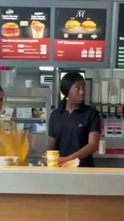Je me fais passer pour un équipier Mcdo #prank #pourtoi #mcdonalds