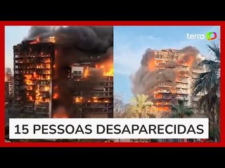 Tải video: Incêndio de grandes proporções em prédios residenciais deixa 4 mortos em Valência, na Espanha