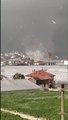 شاهد: إعصاران يضربان أنطاليا التركية ويخلفان جرحى وخسائر مادية