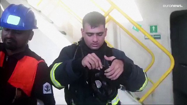 الحوثيون يقصفون سفينة تجارية أمريكية في خليج عدن ويوقعون قتيلين وعددا من الجرحى