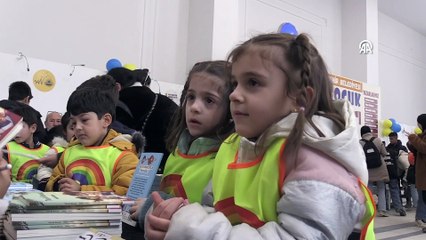 Van'da "1. Çocuk Edebiyatı Fuarı" sona erdi