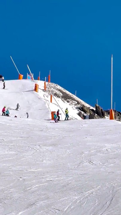 Poor Technique Leaves Skier Without Skis