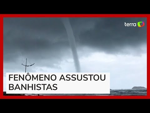 Moradores registram tromba d'água em praia de Florianópolis