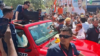 VIDEO: खुली जीप में सवार होकर पहुंचे राहुल, बांसवाड़ा शहर में पहुंची न्याय यात्रा