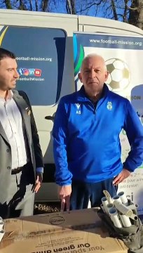 Le Maire du Tholonet ainsi que notre vice président Alain Sarlet nous livres quelques mots pour l'Association de collecte de matériels Football Mission.