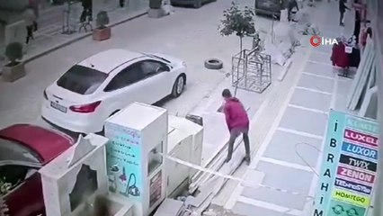 Saniye saniye kameralara yakalandı! Genç ağır yaralandı