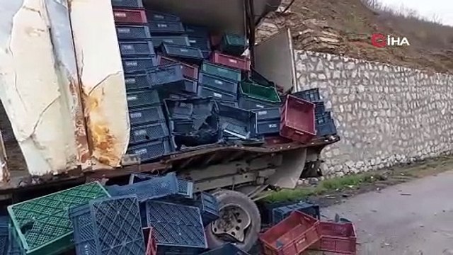 Samsun'da tır, arıza yapan kamyoneti biçti: 1 yaralı