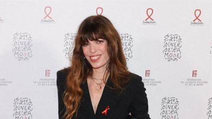 GALA VIDEO - PHOTO - Lou Doillon en vacances au Mexique avec son fils Laszlo, il a bien grandi !