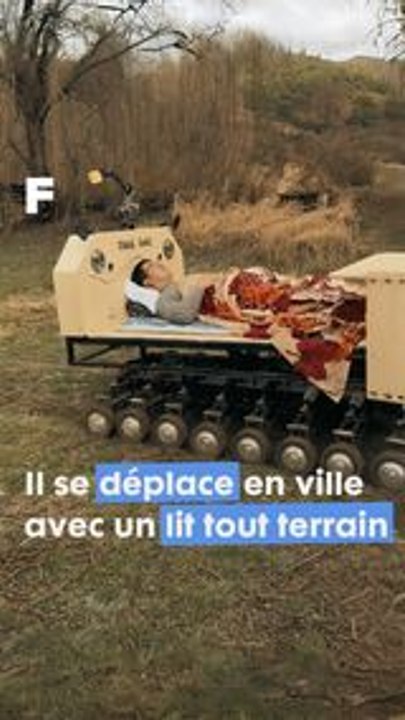 Cet inventeur chinois a développé un lit tout-terrain pour se déplacer !