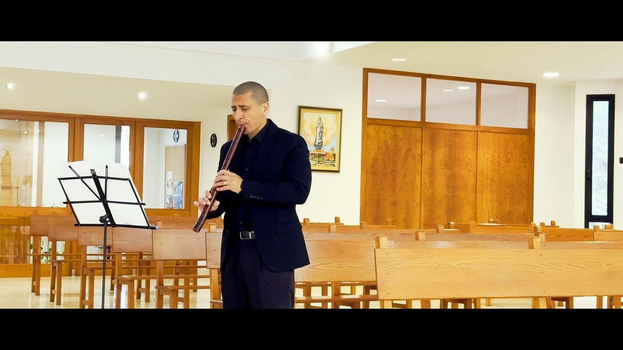Shakuhachi flute Rodrigo Rodriguez performing Kohachiro Miyata's comp