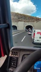 Una colisión dentro de un túnel vuelve a dejar grandes colas, esta vez en la TF-1