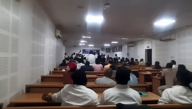 Watch the video.. हंगामे के बीच बहुमत के आधार पर बजट पारित, विपक्ष ने की आपत्ति