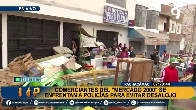 Comerciantes del “Mercado 2000” de Manchay se enfrentan a policías para evitar desalojo en Pachacámac