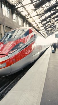  @trenitalia.france @petitmauda x @maubertdamien ✨ #Frecciarossa #Trenitalia #VoyageEnTrain #Italia #paris #lyon #Petitmauda #collaboration #partenariat