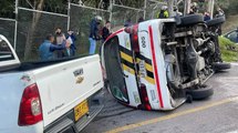 Accidente de ruta escolar y vehículo del Ejército dejó 13 niños y tres adultos lesionados en Bogotá