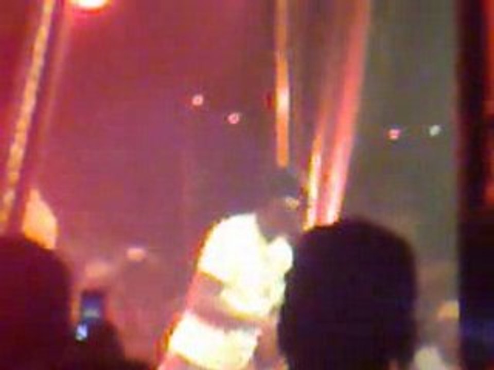 DON' T DIS BOUNTY KILLER IN PARIS ...BADAM 2