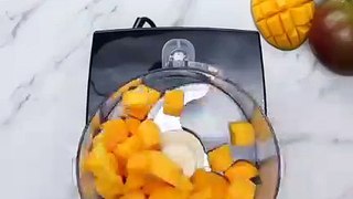 Healthy Mango Coconut Frozen Yogurt