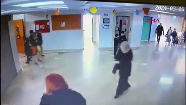 İstanbul-Büyükçekmece'de veli ile okul müdürü arasındaki kavgayla ilgili yeni görüntüler ortaya çıktı