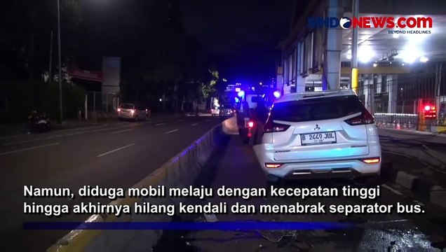 Tabrak Separator Bus Transjakarta, Dua Penumpang Minibus Dilarikan ke RS