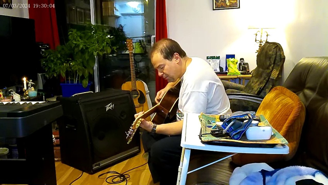 Essayer un AMPLI PEAVEY DE 100 Watts sur deux guitares.