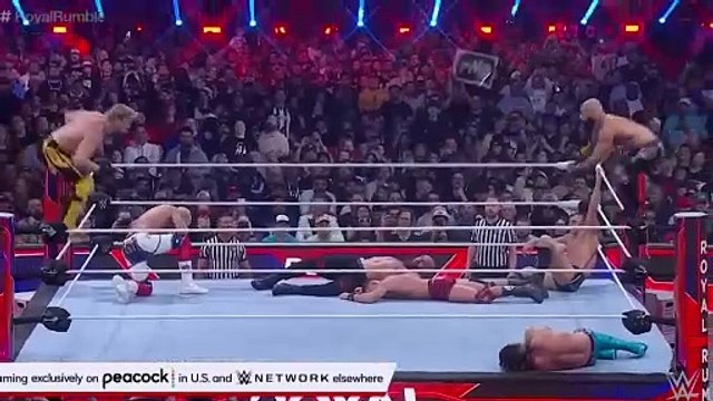 Joe Rogan reacts to Mike Tyson vs Jake Paul FIGHT