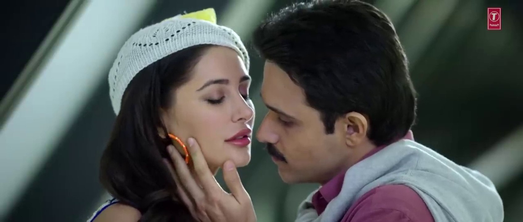 OYE OYE  Full Video Song - AZHAR - Emraan Hashmi, Nargis Fakhri, Prachi Desai DJ Chetas - T-Series