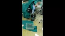Skandal görüntüler! Devlet hastanesinde tavandan su akarken ameliyat yapıldı