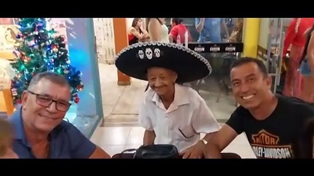 A DOIS PASSOS DO PARAÍSO - CANCUN MEXICAN-BAR - KAL SILVA