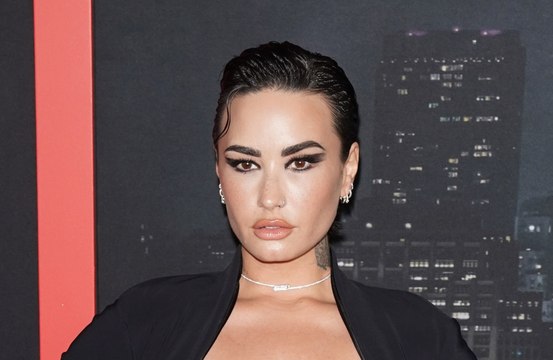 Demi Lovato parle ouvertement de son utilisation d'injections anti-rides