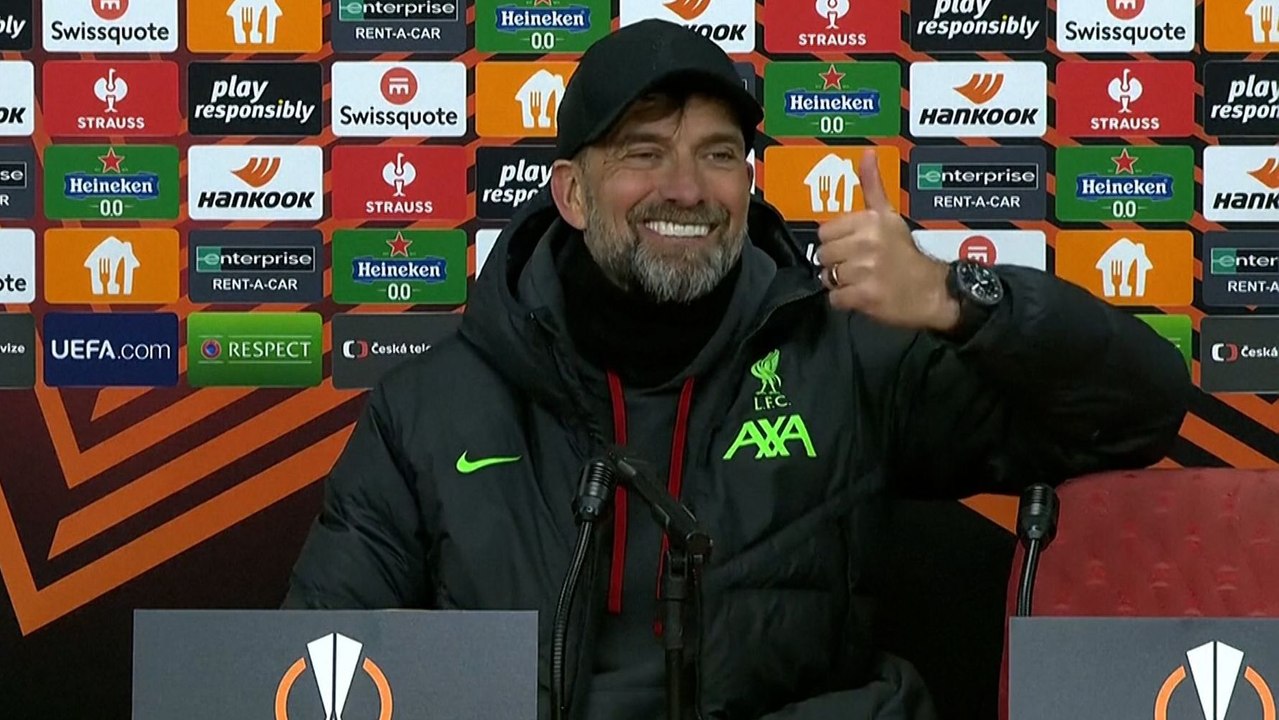 Klopp sorgt für große Lacher: 'Soll ich ihn mit in den Urlaub nehmen?'