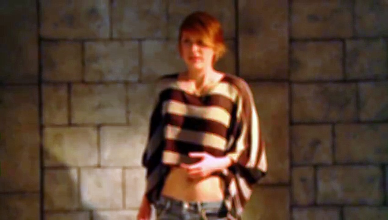 Boy Hypnotized into Pregnant Woman! / Un garçon hypnotisé en femme enceinte!