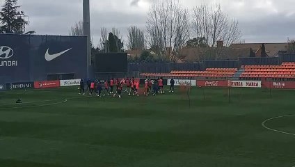 Último entrenamiento del Atlético antes del duelo ante el Cádiz
