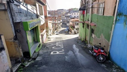 “É tiro de bala de grosso calibre”, relata moradora que viveu noite de terror em bairro de Salvador