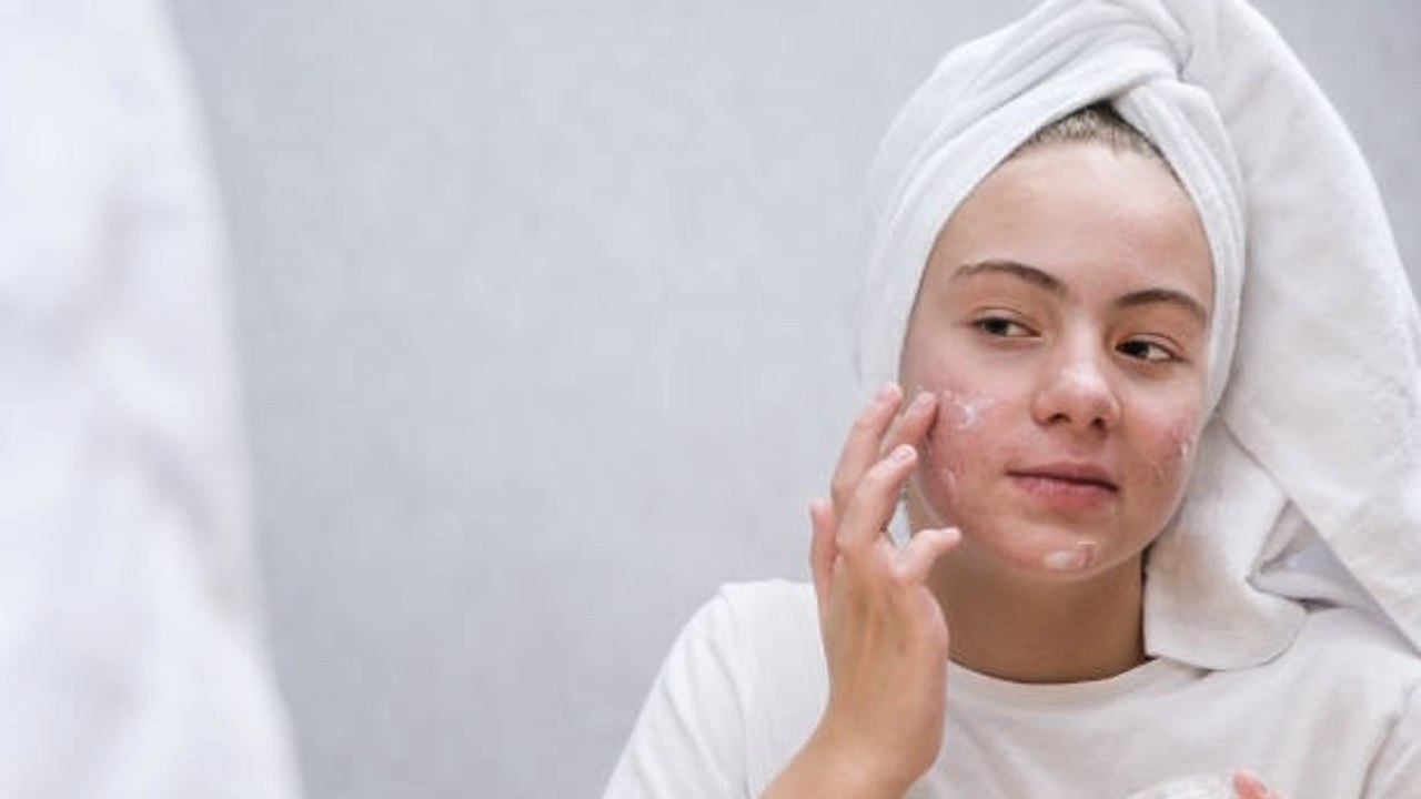 Sustancias Químicas Cancerígenas En Cremas Populares Contra El Acné